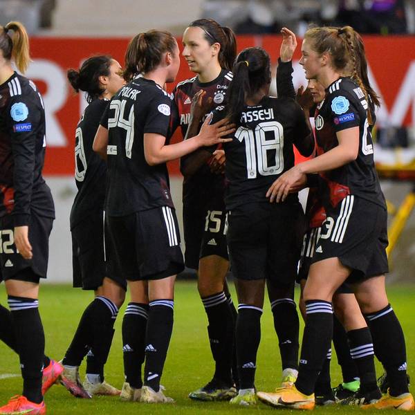 Torjubel FC Bayern München, v.li Sydney Lohmann FCB, 12, Gia Corley FCB, 8, Julia Pollak FCB, 24, Ivana Rudelic FCB, 15, Viviane Asseyi FCB, 18, Karlna Lea Vilhjlmsdttir FCB, 23, 10.03.2021, München, Fussball, UEFA Womens Champions League, FC Bayern München - BIIK Kazygurt, DFB/DFL REGULATIONS PROHIBIT ANY USE OF PHOTOGRAPHS AS IMAGE SEQUENCES AND/OR QUASI-VIDEO. *** Goal celebration FC Bayern München, v li Sydney Lohmann FCB, 12 , Gia Corley FCB, 8 , Julia Pollak FCB, 24 , Ivana Rudelic FCB, 15 , Viviane Asseyi FCB, 18 , Karlna Lea Vilhjlmsdttir FCB, 23 , 10 03 2021, Munich, Football, UEFA Womens Champions League, FC Bayern Munich BIIK Kazygurt, DFB DFL REGULATIONS PROHIBIT ANY USE OF PHOTOGRAPHS AS IMAGE SEQUENCES AND OR QUASI VIDEO xklx