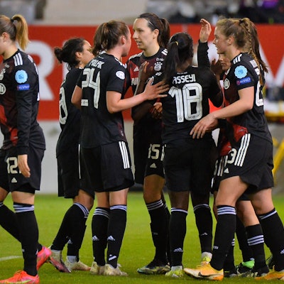 Torjubel FC Bayern München, v.li Sydney Lohmann FCB, 12, Gia Corley FCB, 8, Julia Pollak FCB, 24, Ivana Rudelic FCB, 15, Viviane Asseyi FCB, 18, Karlna Lea Vilhjlmsdttir FCB, 23, 10.03.2021, München, Fussball, UEFA Womens Champions League, FC Bayern München - BIIK Kazygurt, DFB/DFL REGULATIONS PROHIBIT ANY USE OF PHOTOGRAPHS AS IMAGE SEQUENCES AND/OR QUASI-VIDEO. *** Goal celebration FC Bayern München, v li Sydney Lohmann FCB, 12 , Gia Corley FCB, 8 , Julia Pollak FCB, 24 , Ivana Rudelic FCB, 15 , Viviane Asseyi FCB, 18 , Karlna Lea Vilhjlmsdttir FCB, 23 , 10 03 2021, Munich, Football, UEFA Womens Champions League, FC Bayern Munich BIIK Kazygurt, DFB DFL REGULATIONS PROHIBIT ANY USE OF PHOTOGRAPHS AS IMAGE SEQUENCES AND OR QUASI VIDEO xklx