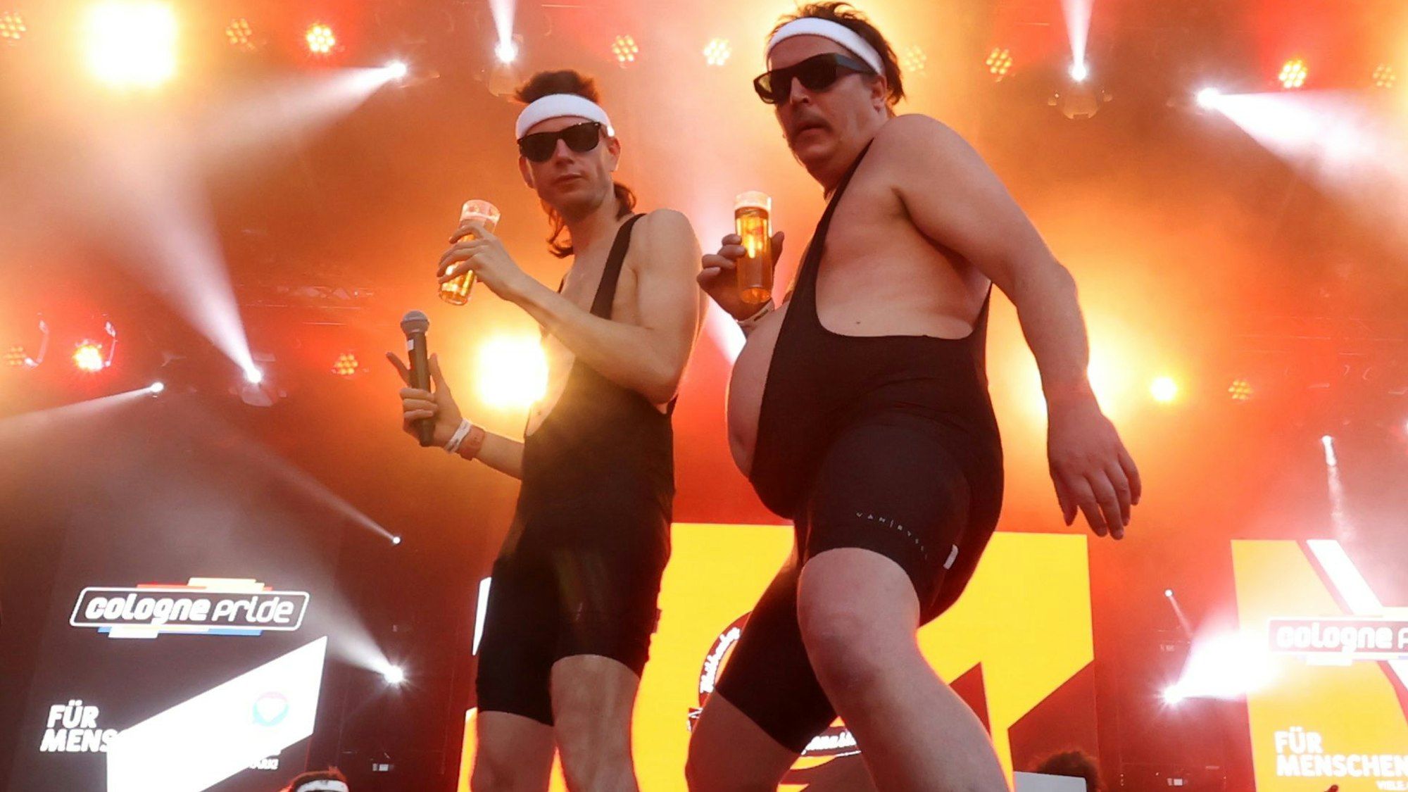 Das Cologne-Pride-Straßenfest 2023 wurde am Freitagabend fulminant auf dem Kölner Heumarkt eröffnet.