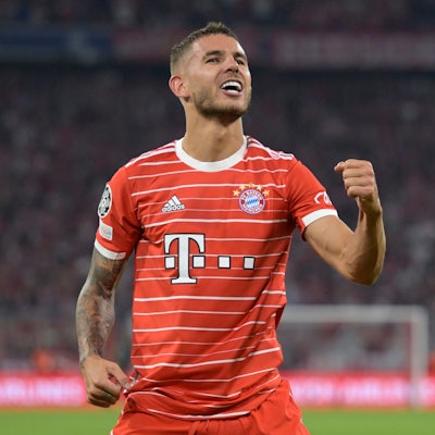Münchens Lucas Hernández jubelt