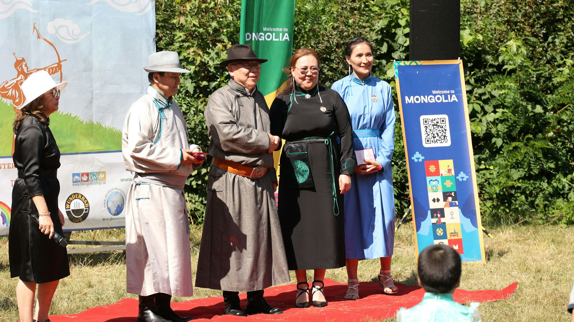 Der 2013 gegründete Verein „Deutsch-Mongolisches Tor in NRW“ hatte nach Leichlingen eingeladen.