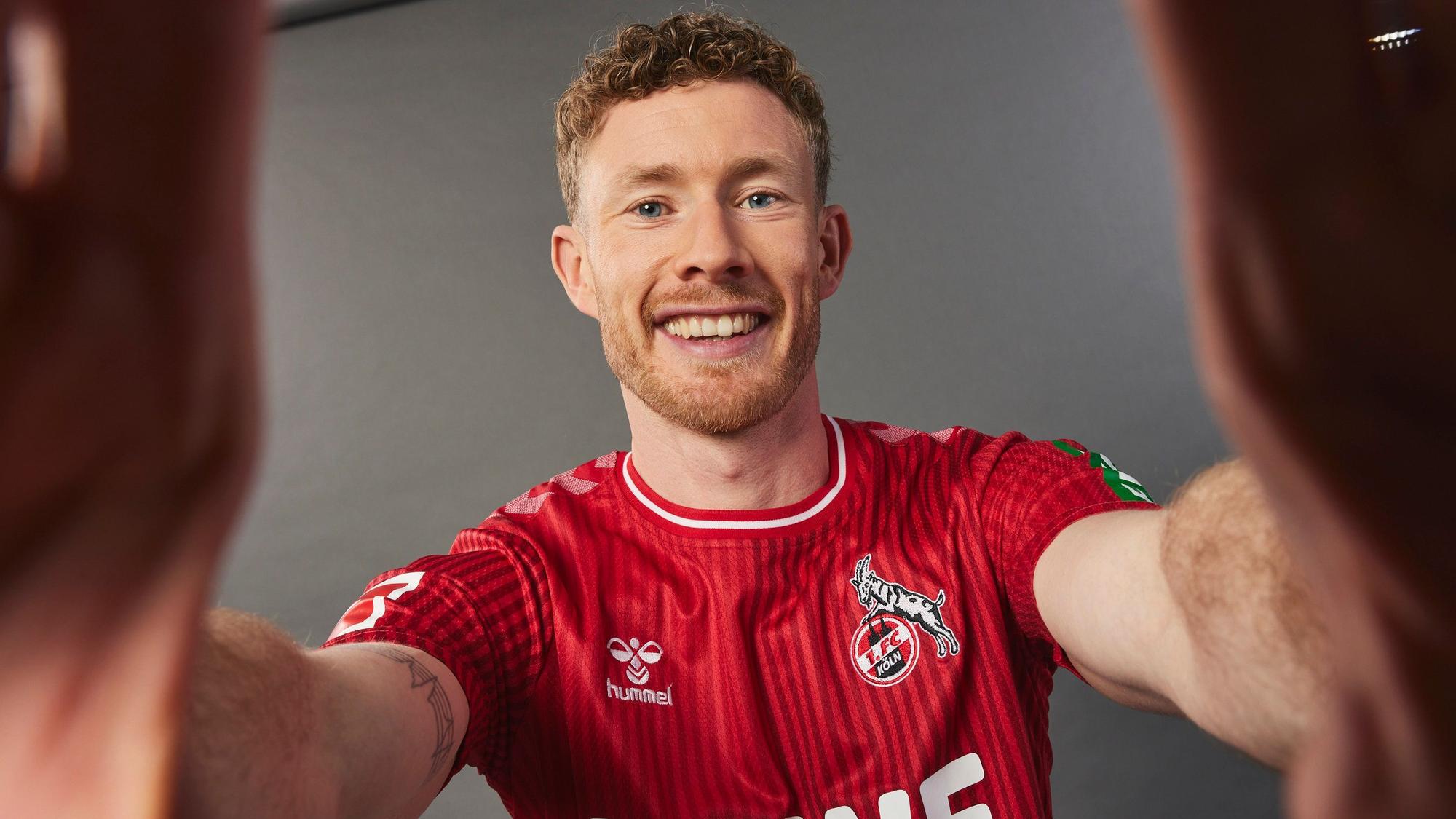 Florian Kainz im Auswärtstrikots der Saison 2023/24.