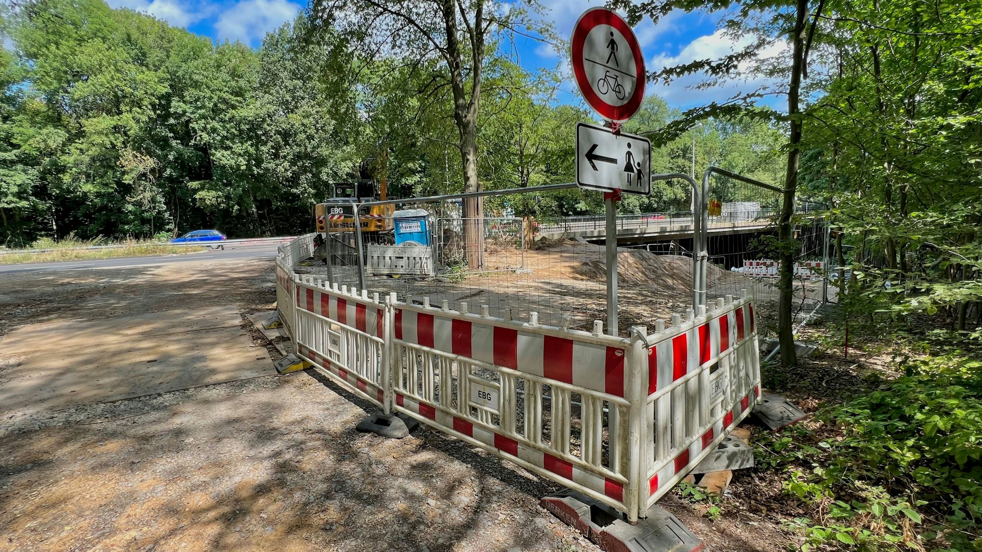 Sperrung für Kanalbauarbeiten an der Gustav-Heinemann-Straße