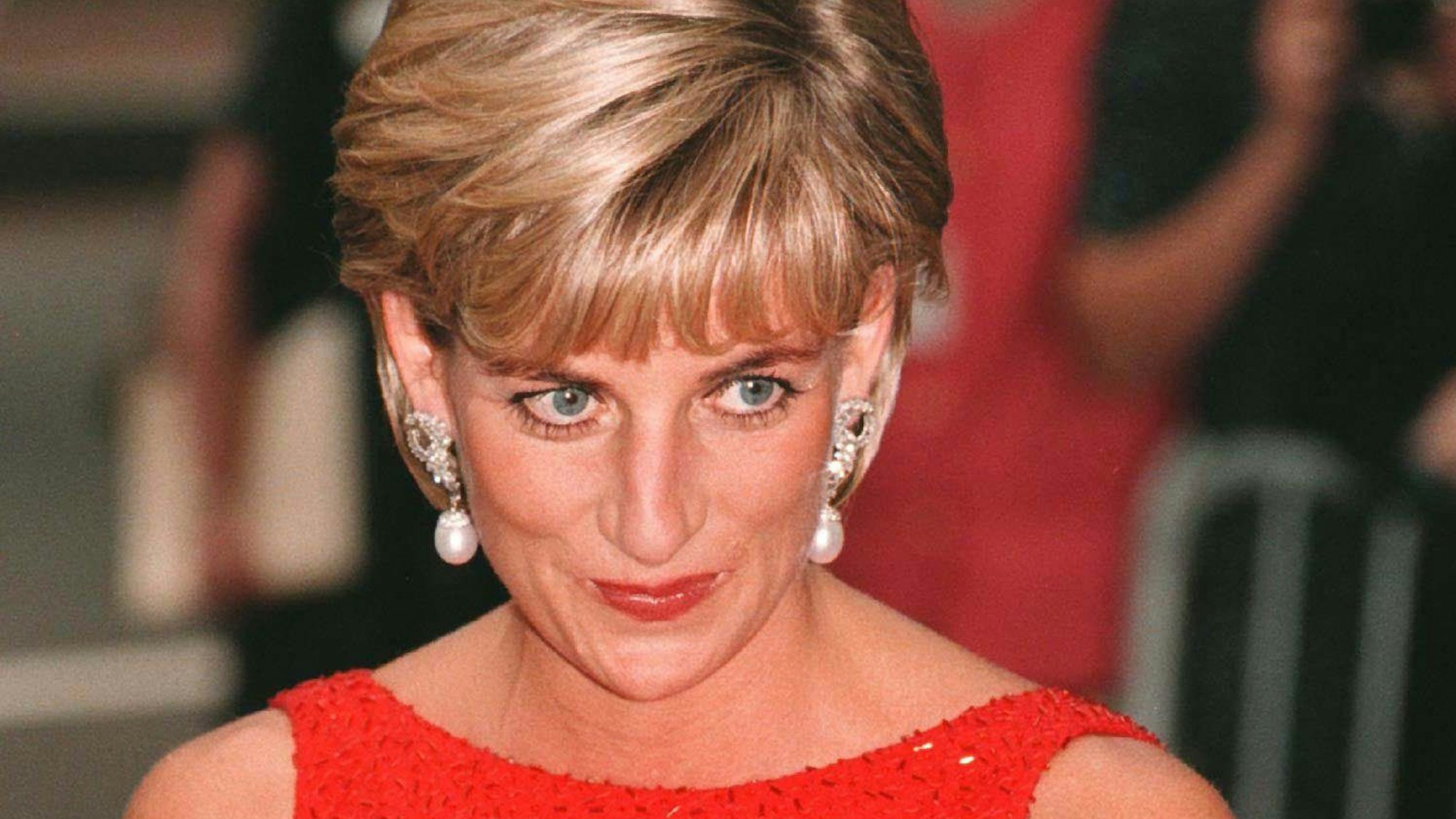 Prinzessin Diana kommt am Museum of Women in the Arts zu einem Gala-Dinner an.
