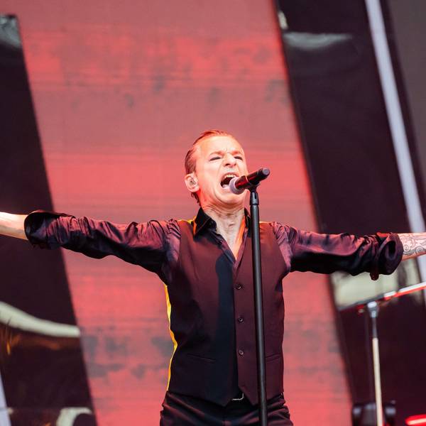 07.07.2023, Berlin: Frontmann Dave Gahan von Depeche Mode tritt im Olympiastadion Berlin auf. Foto: Christoph Soeder/dpa +++ dpa-Bildfunk +++