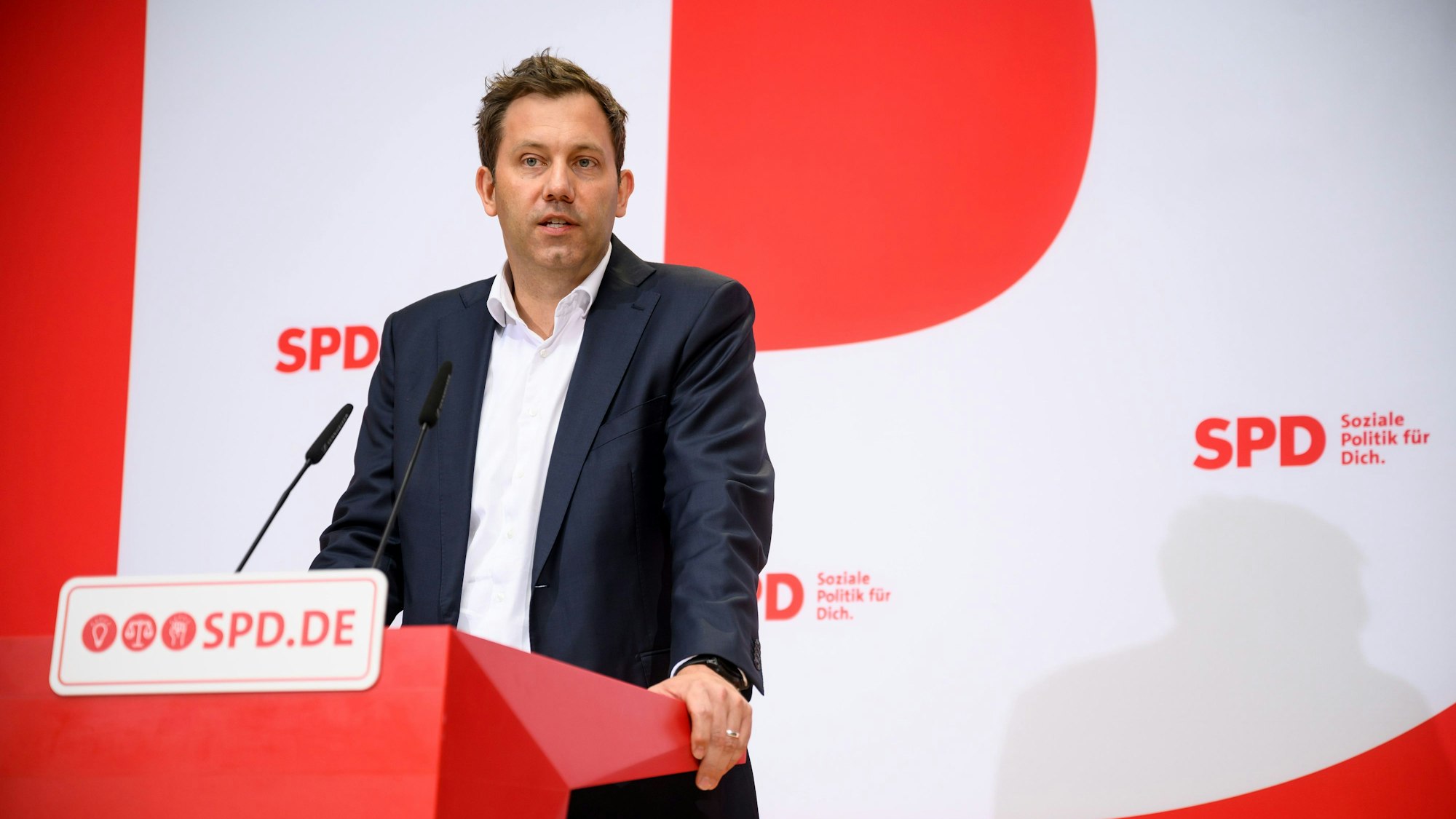 Lars Klingbeil, Vorsitzender der SPD, bei einer Pressekonferenz nach den Gremiensitzungen der Partei im Willy-Brandt-Haus.