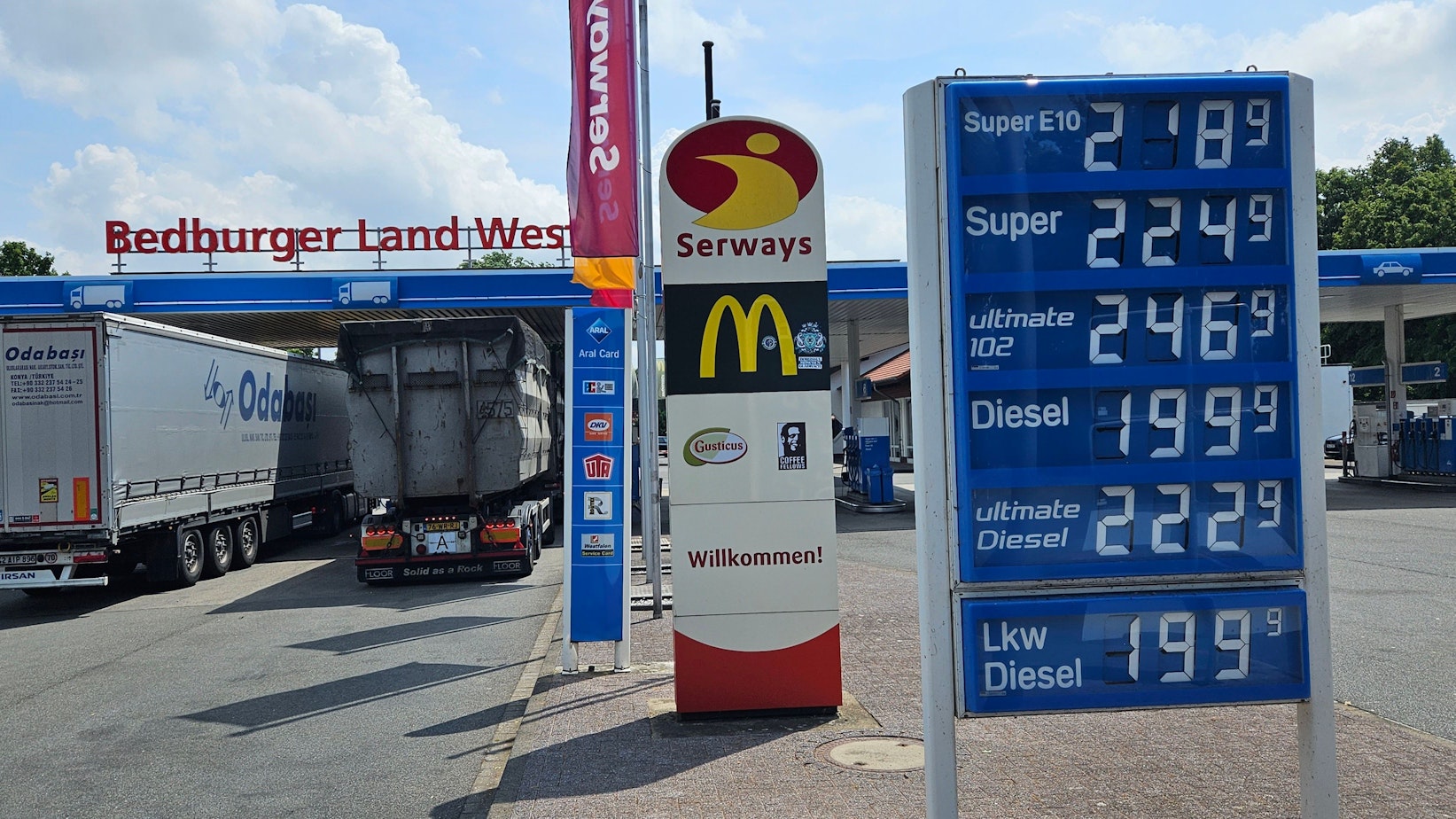 Auch die Raststätte Bedburger Land-West an der A61 wurde bei dem ADAC-Test unter die Lupe genommen.