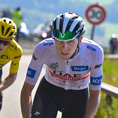 Tadej Pogacar (r.) aus Slowenien und Jonas Vingegaard aus Dänemark lieferten sich auf dem legendären Puy de Dôme ein Kopf-an-Kopf-Rennen.