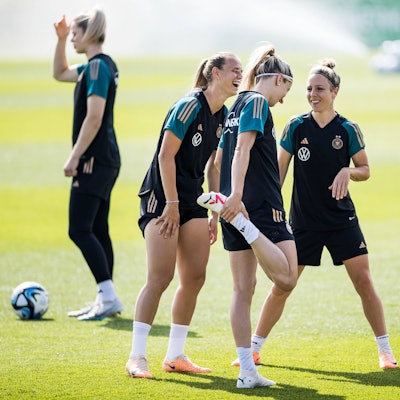 Trainingseinheit der DFB Frauen mit Klara Buehl, Kathrin Hendrich, Svenja Huth und Carolin Simon