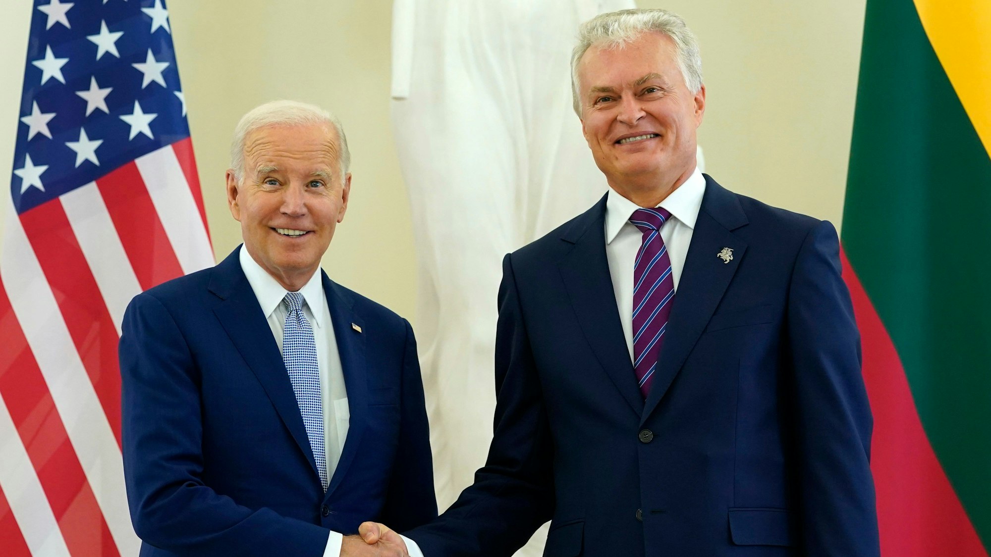 US-Präsident Joe Biden (links), hier mit Litauens Präsident Gitanas Nauseda beim Nato-Gipfel in Vilnius.