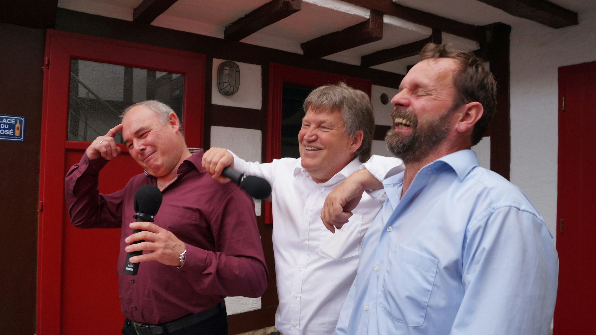 Das Foto zeigt die Mitglieder von EU-Semble.