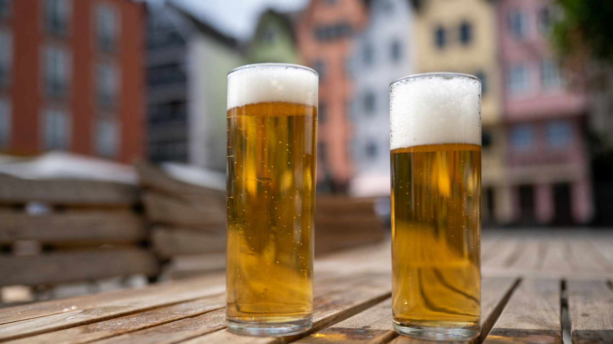 Kölsch im Glas am Fischmarkt in der Altstadt.