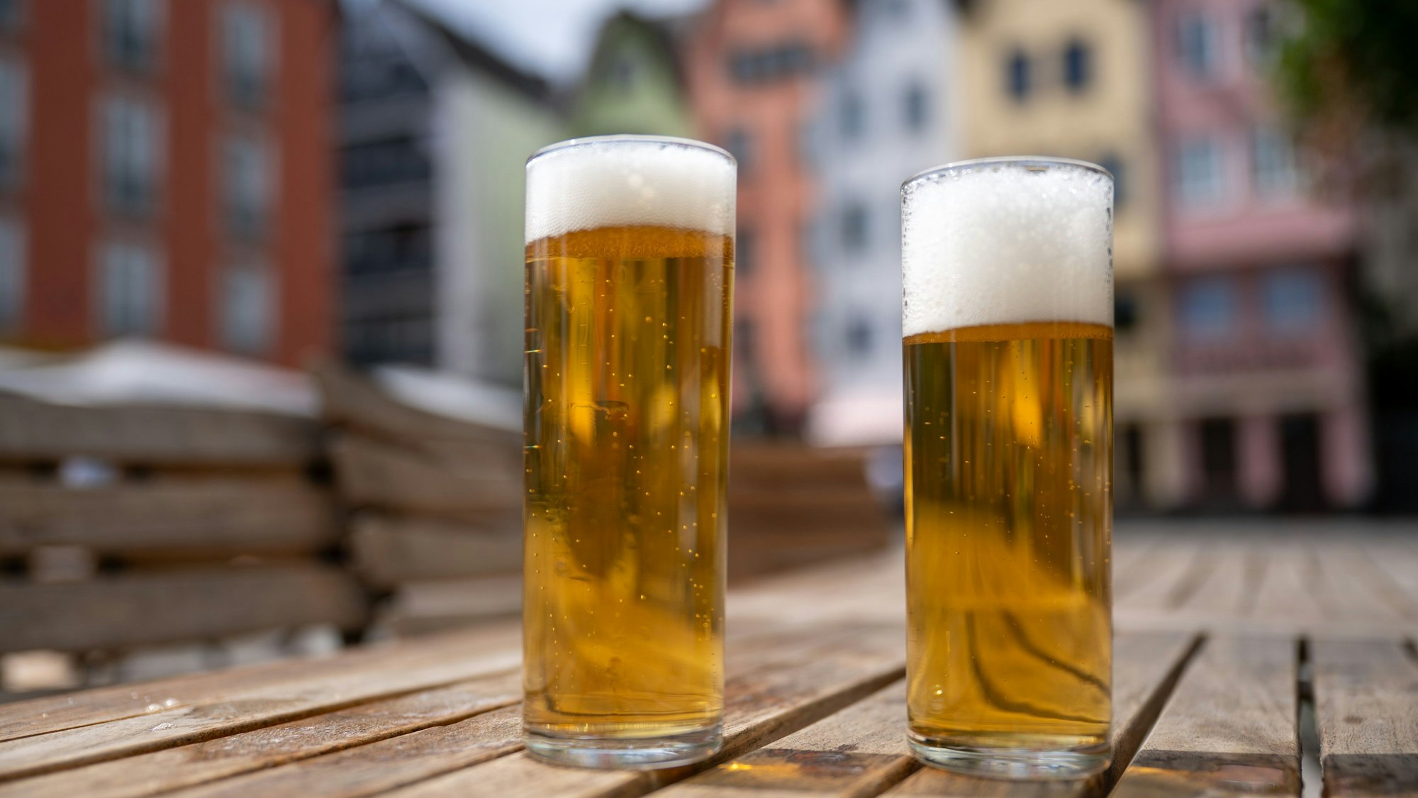 Kölsch im Glas am Fischmarkt in der Altstadt.