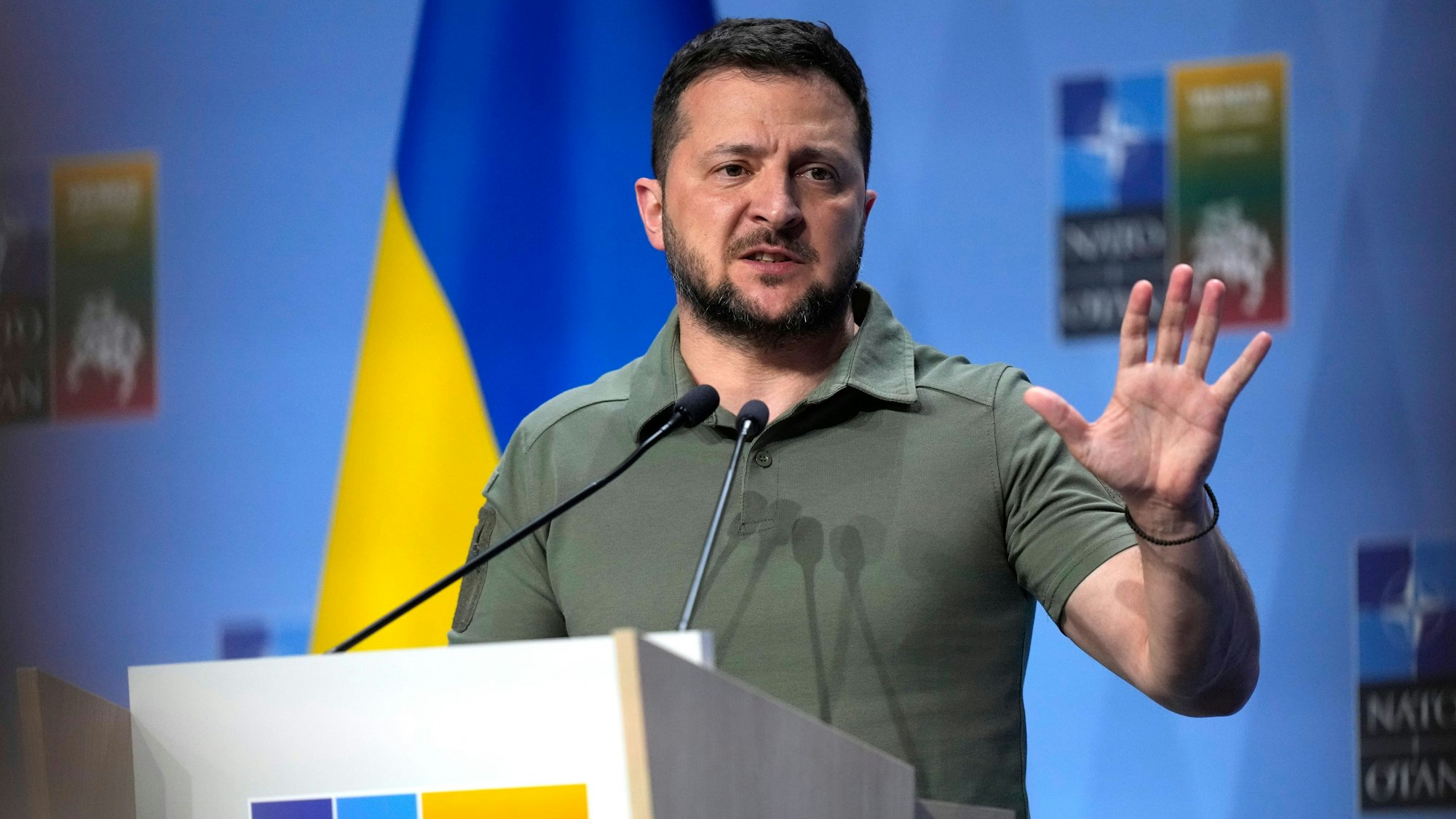 12.07.2023, Litauen, Vilnius: Wolodymyr Selenskyj, Präsident der Ukraine, spricht auf einer Veranstaltung am Rande des Nato-Gipfels. Foto: Pavel Golovkin/AP/dpa +++ dpa-Bildfunk +++