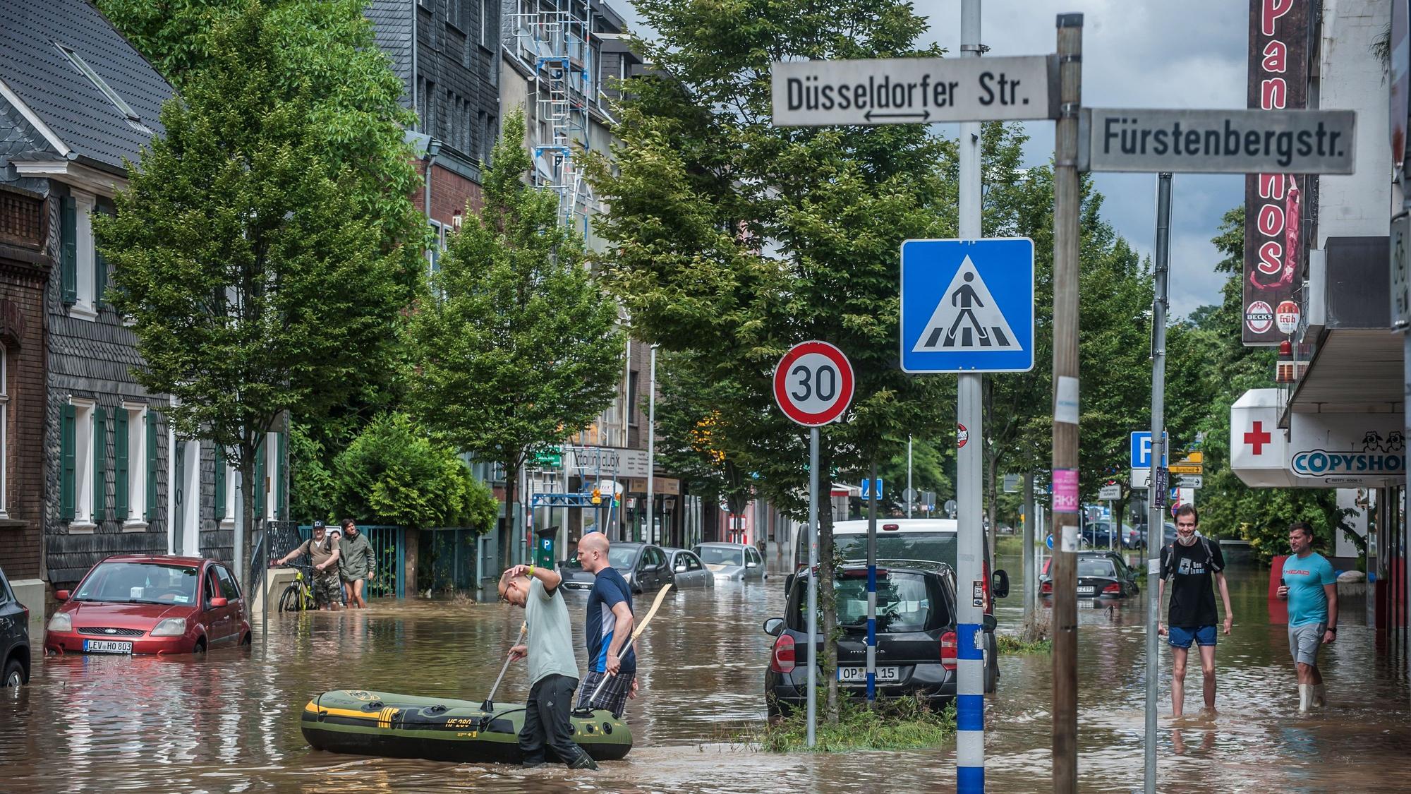 Hochwasser in Opladen im Sommer 2021: Die Stadt Leverkusen und andere Kommunen und Kreise implementieren ein neues System, um vor Überflutungen zu warnen.