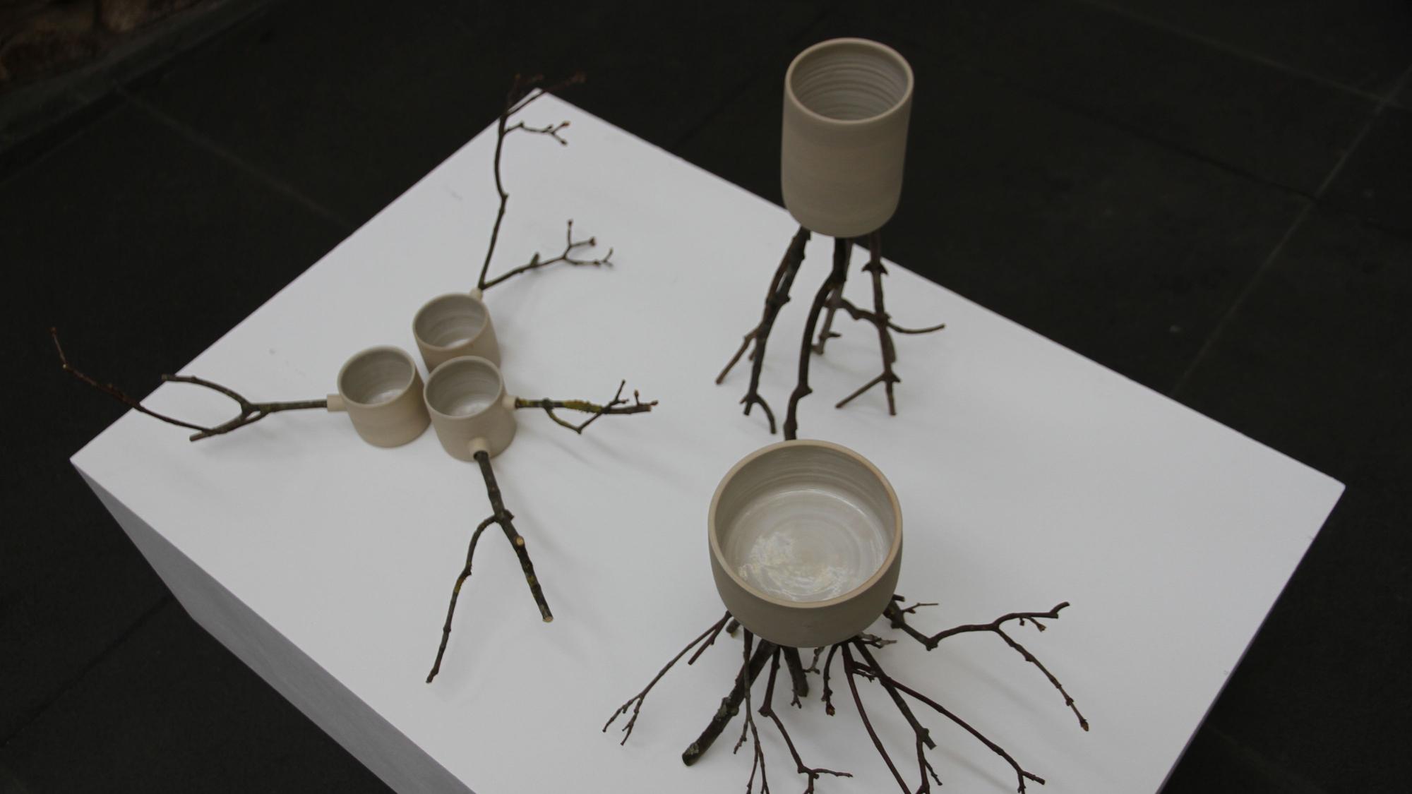Ausstellung der Gruppe Gedok im Stadtmuseum, Gefäßgruppe von Jutta Becker