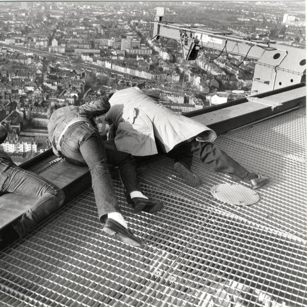 Colonius. Januar 1982. Fotografen beugen sich über die Brüstung.