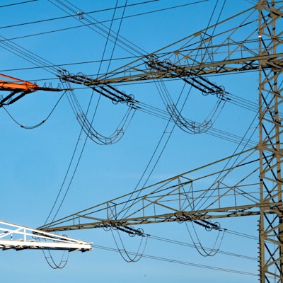 In Kerpen und Umgebung fiel für zehn Minuten der Strom aus (Symbolfoto). Das bild zeigt Kabel.