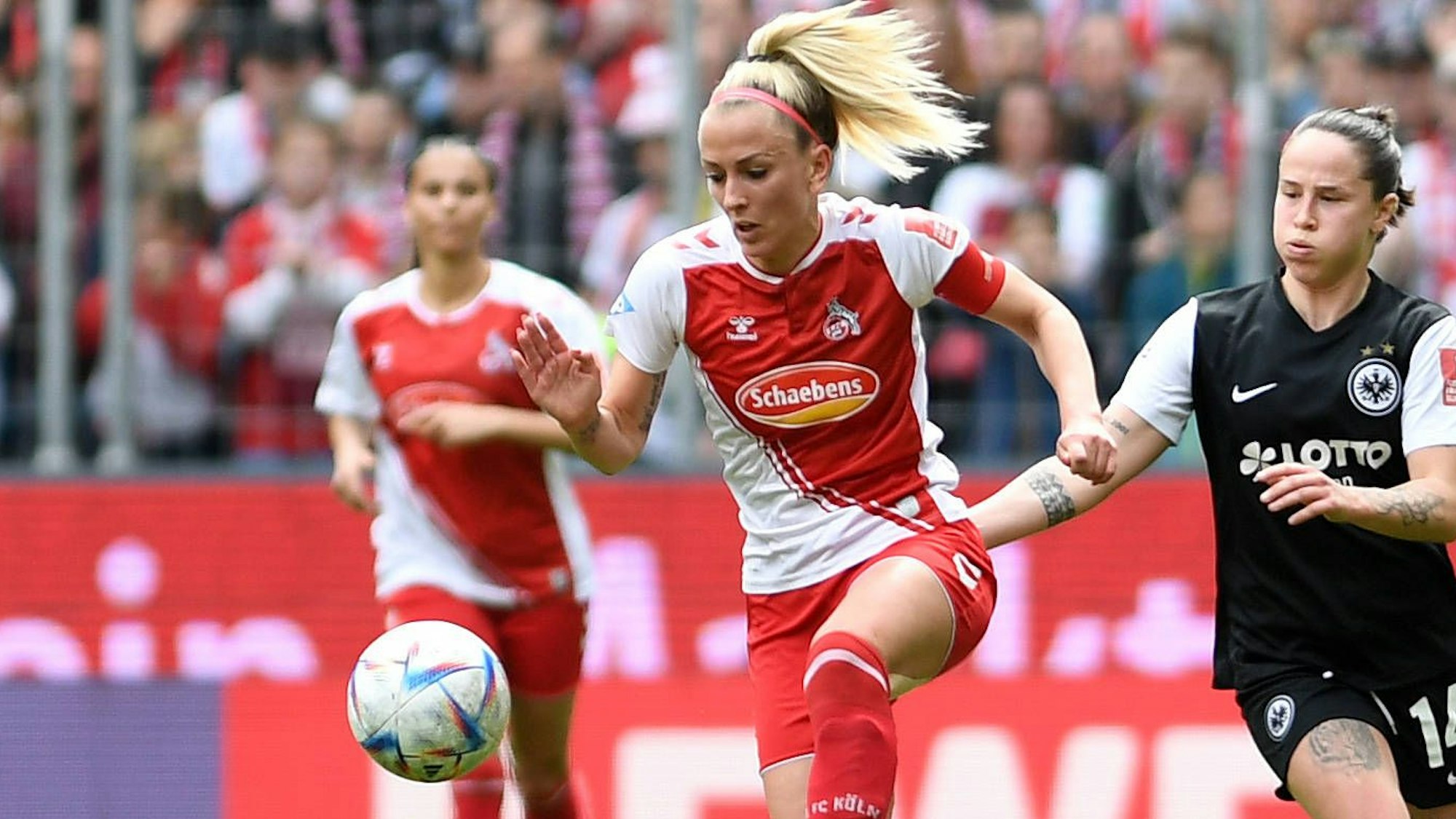 Mandy Islacker am Ball