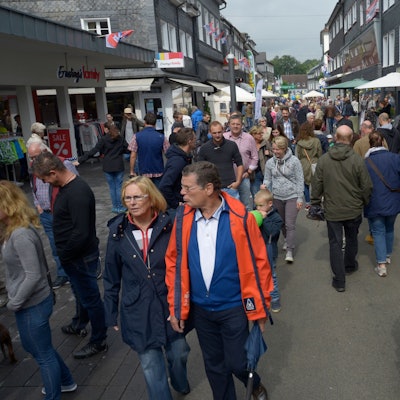 Die untere Straße beim Hansefest in Wipperfürth 2017.