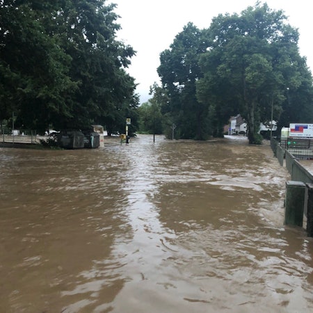 Beim Hochwasser im Juli 2021 ist die sonst so beschauliche Sülz weit über die Ufer getreten.