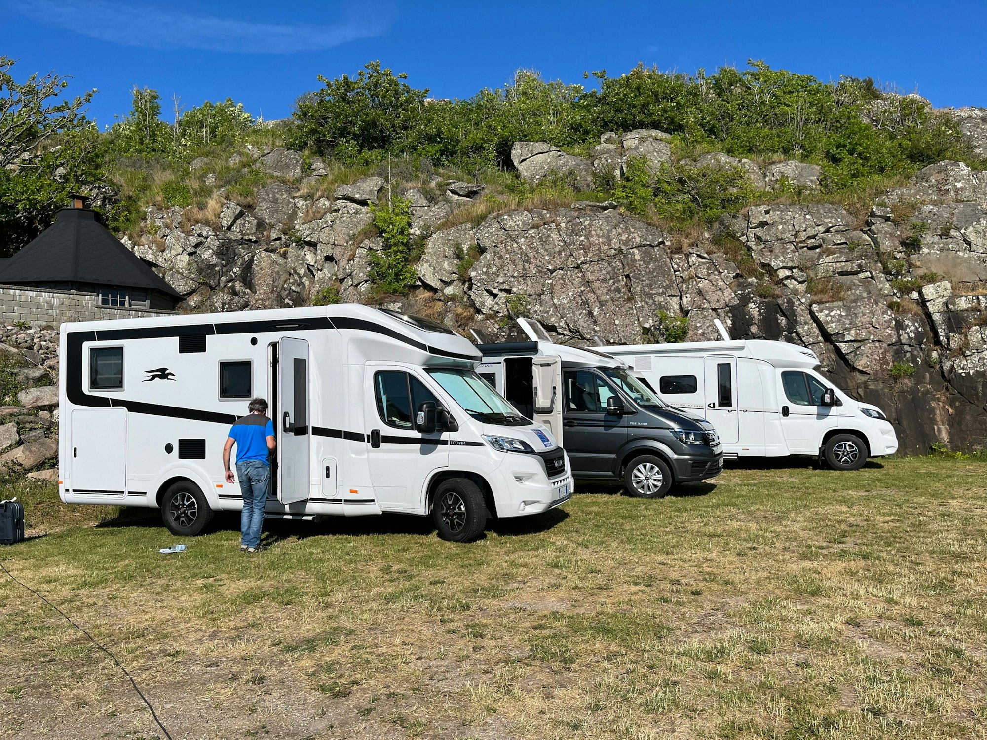 Wohnmobile auf Campingplatz in Schweden