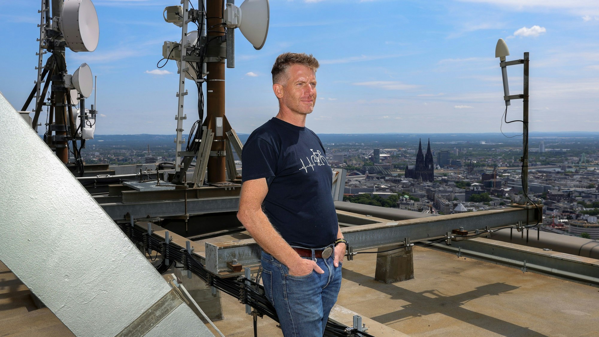 30.06.2023, Köln: Der Colonius, Fernsehturm von Köln, steht unter Denkmalschutz.
Im Bild Christian Peters.
Foto: Michael Bause