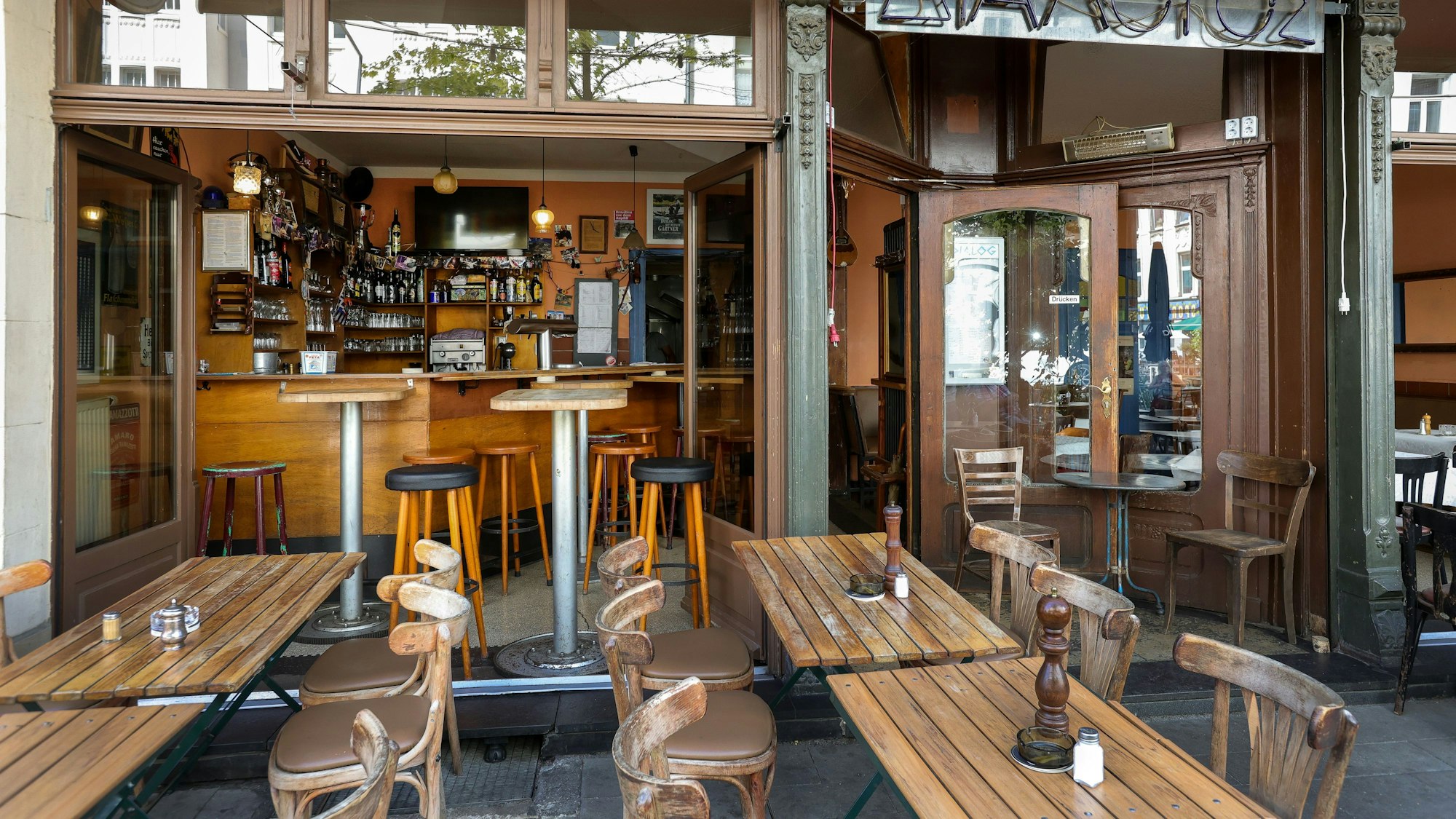 Außenansicht des Restaurants „Dialog“ in Köln.