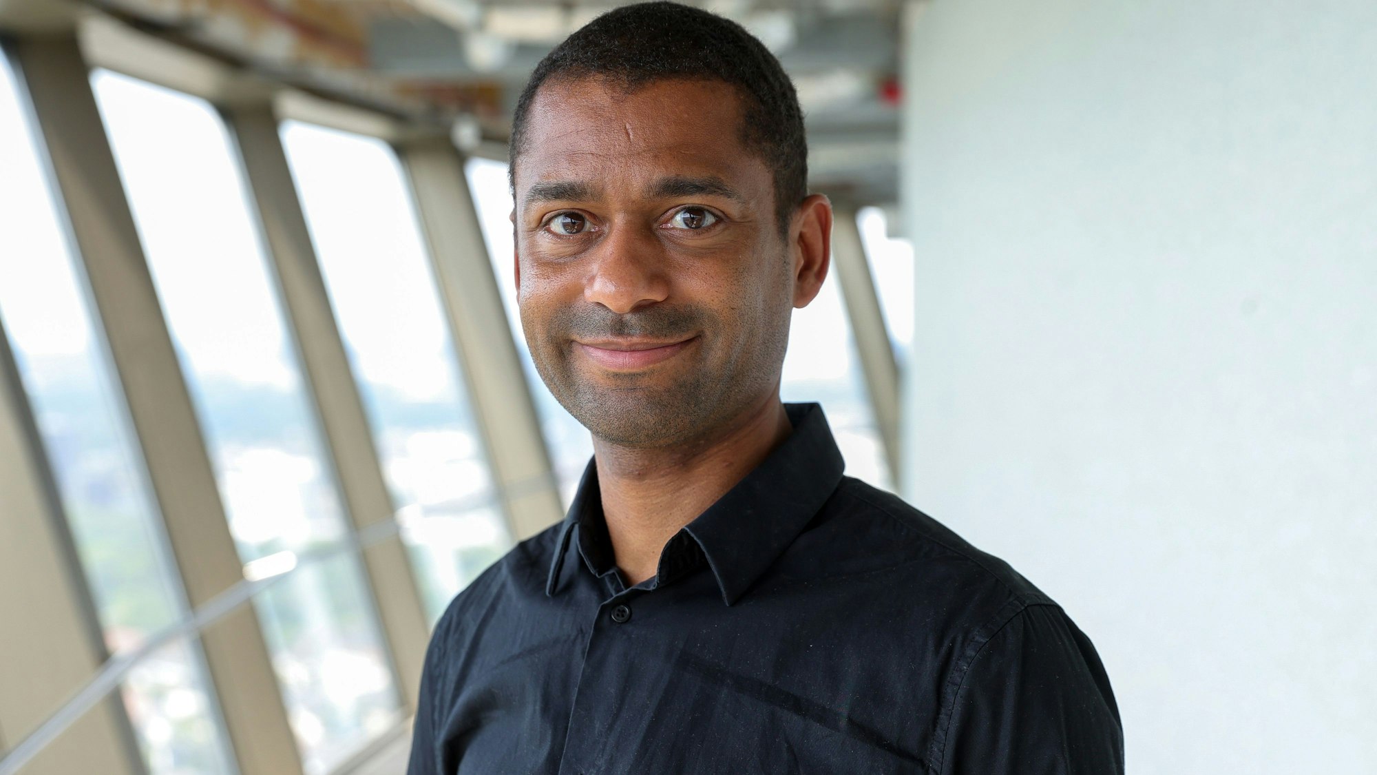 30.06.2023, Köln: Der Colonius, Fernsehturm von Köln, steht unter Denkmalschutz.
Im Bild Benedikt Albers.
Foto: Michael Bause