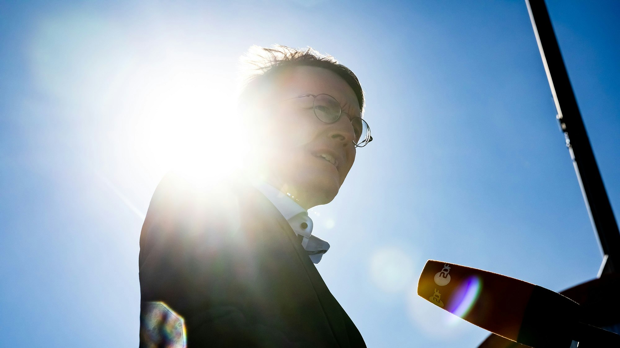 Karl Lauterbach (SPD), Bundesminister für Gesundheit, warnt vor einer bevorstehenden Hitzewelle in Südeuropa. Er glaubt, dass der Klimawandel langfristig auch Folgen für die Reisepläne deutscher Urlauber haben wird. (Archivbild)