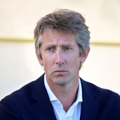 ARCHIV - 06.01.2017, Portugal, Ferreiras: Fußball\ Testspiel, RB Leipzig - Ajax Amsterdam am 07.01.2017 in Ferreiras (Portugal). Der ehemalige Torwart und damalige Vorstandsvorsitzende Edwin van der Sar. Van der Sar liegt nach einer Gehirnblutung auf der Intensivstation in den Niederlanden. (zu dpa: «Ajax-Ikone Van der Sar jetzt auf Intensivstation in Niederlanden») Foto: Jan Woitas/dpa +++ dpa-Bildfunk +++