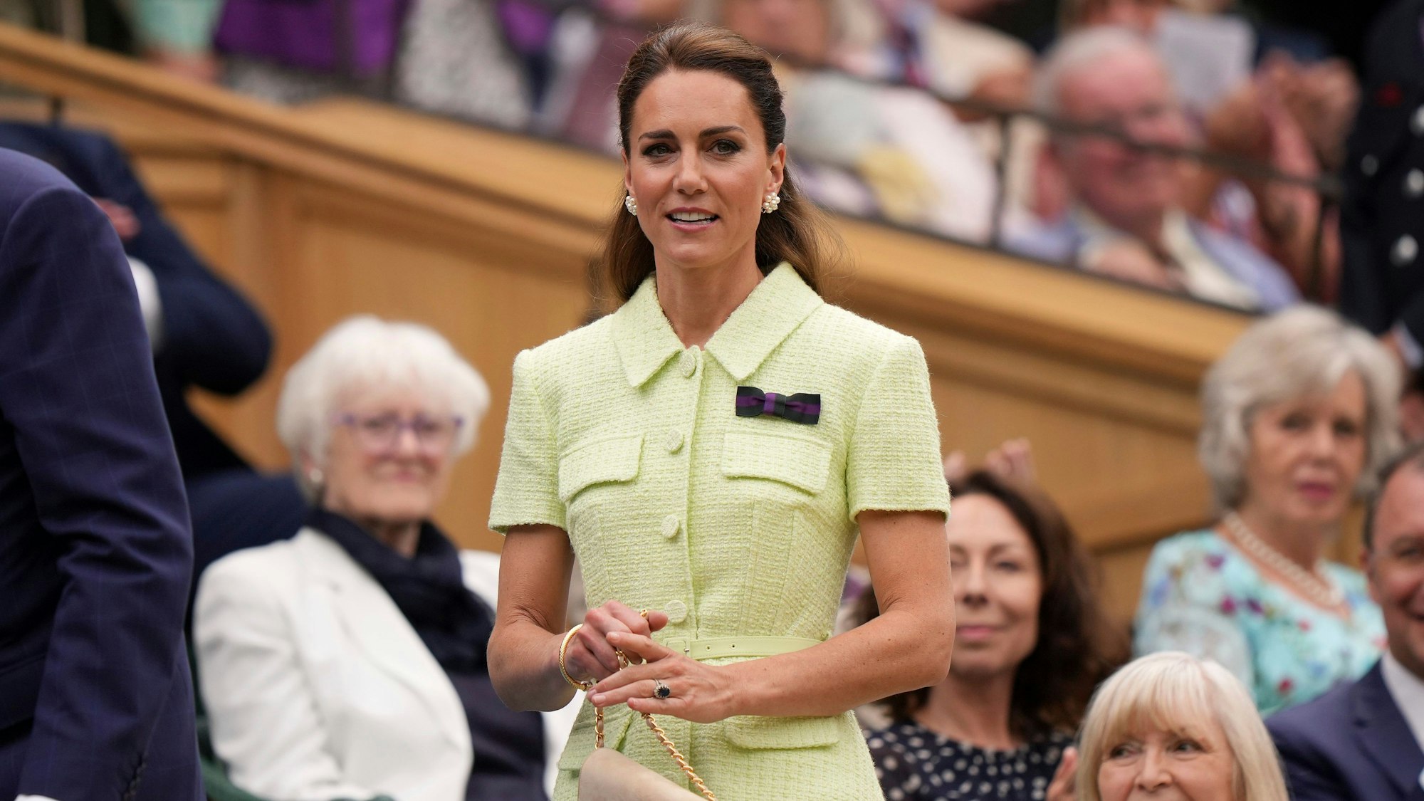 Kate Middleton nimmt in der Royal Box Platz.