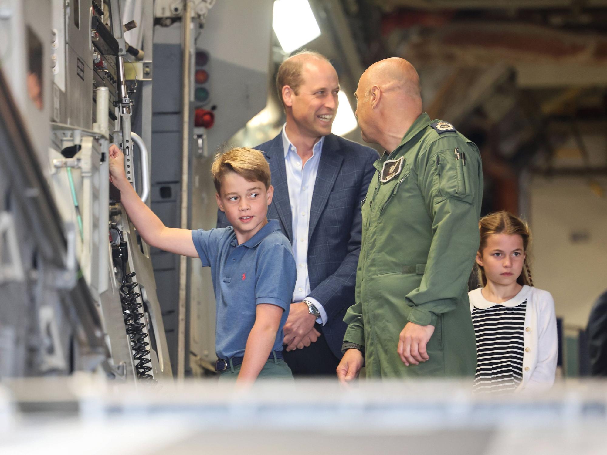 Prinz William, Prinz George und Prinzessin Charlotte beim Besuch des Air Tattoo