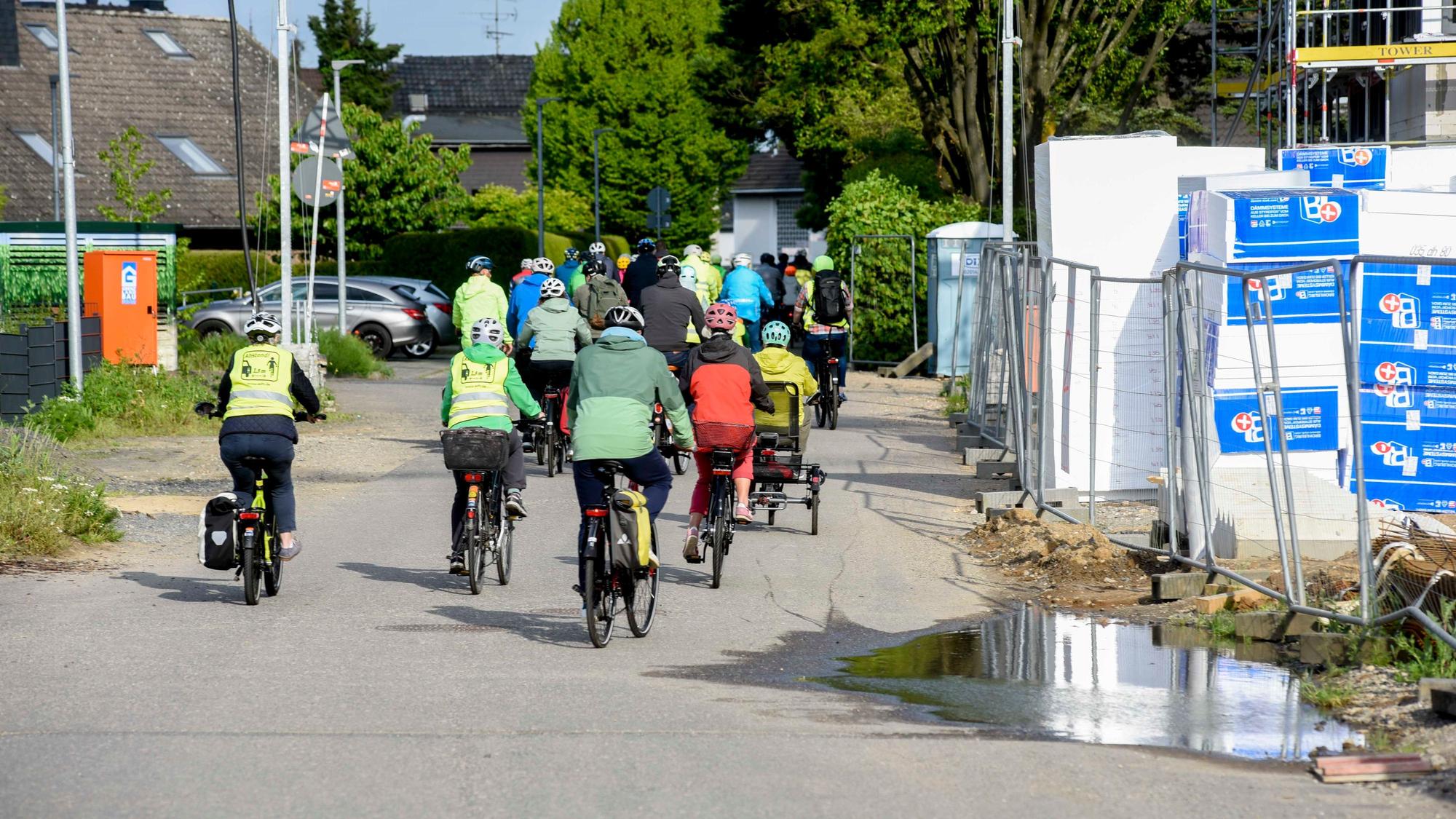 Radfahren liegt im Trend. Auf dem Foto sind Teilnehmer einer Radveranstaltung aus Brühl und Wesseling zu sehen.
