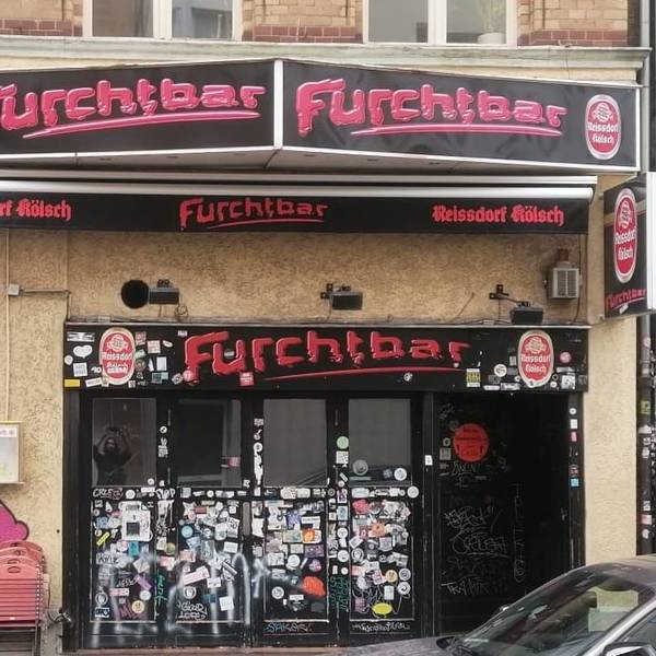 Eingangsbereich zur Kneipe „Furchtbar“ auf der Kyffhäuser Straße.