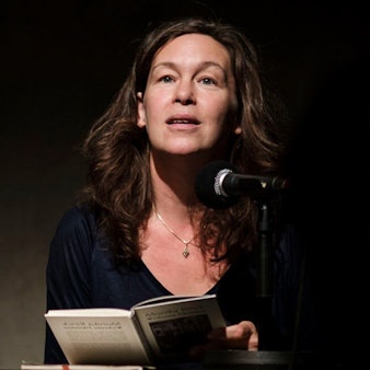 Monika Rinck bei einer Lesung