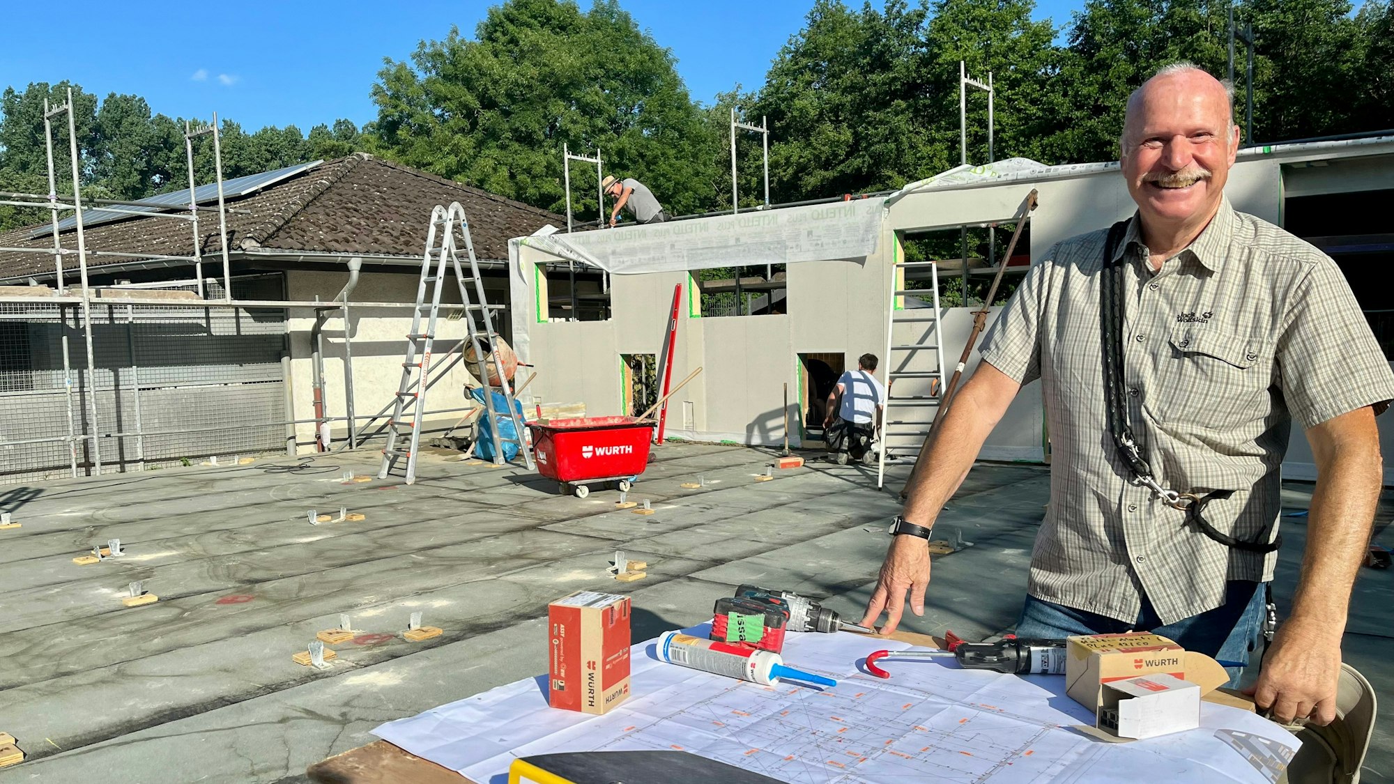 Gerd Kortschlag auf der Baustelle