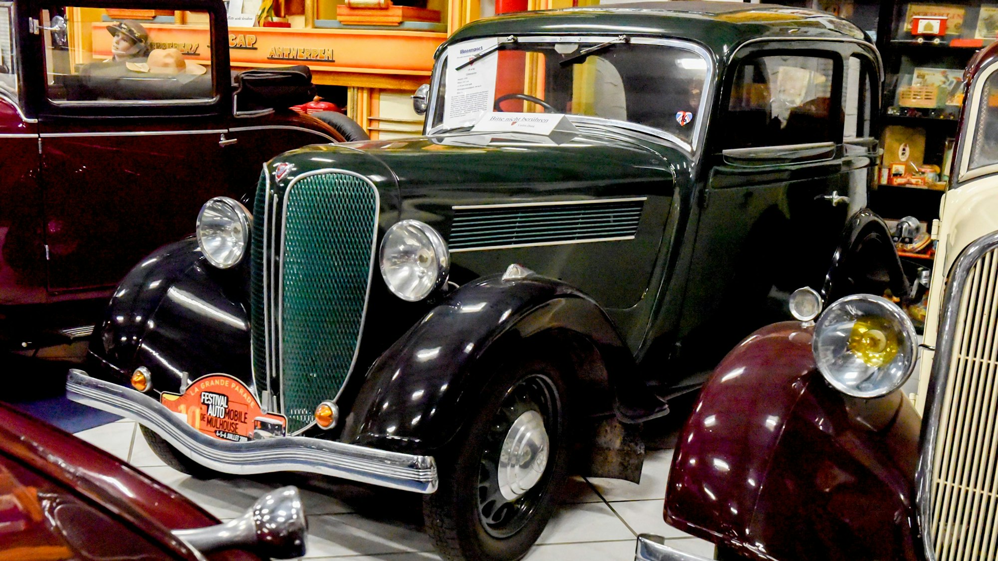 Ein Oldtimer im Rosengart-Museum