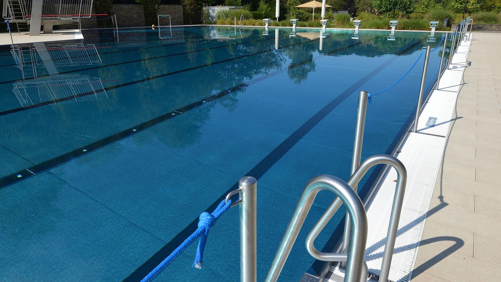 Das Freibad Hoffnungsthal ist leer.