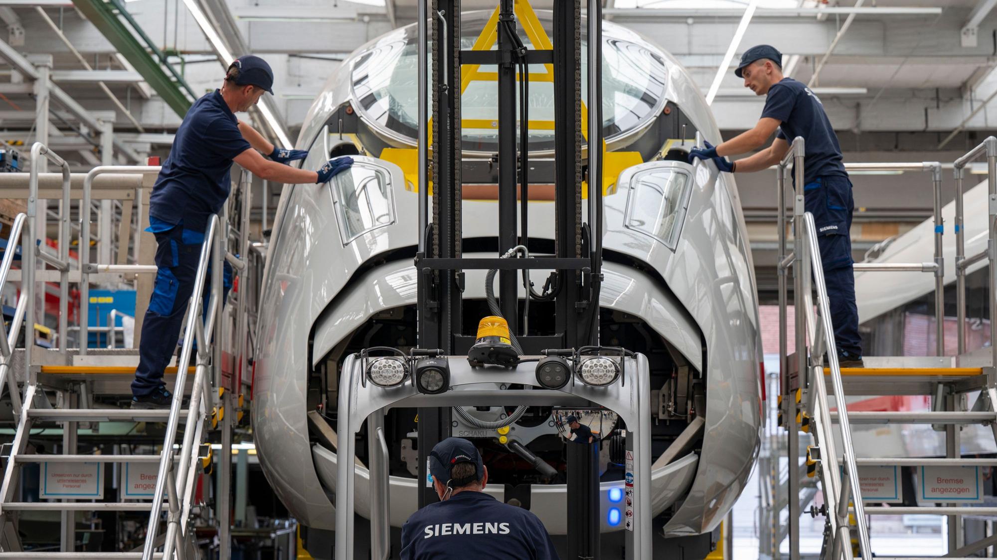 17.07.2023, Krefeld: Im Siemens-Werk wird der ICE3 neo gebaut. Foto: Uwe Weiser