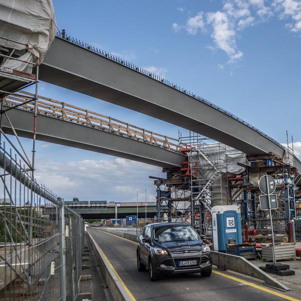 Der neue Überflieger ist im Bau: Über den wird man im Kreuz Leverkusen-West von der A1 direkt nach Leverkusen abfahren können.