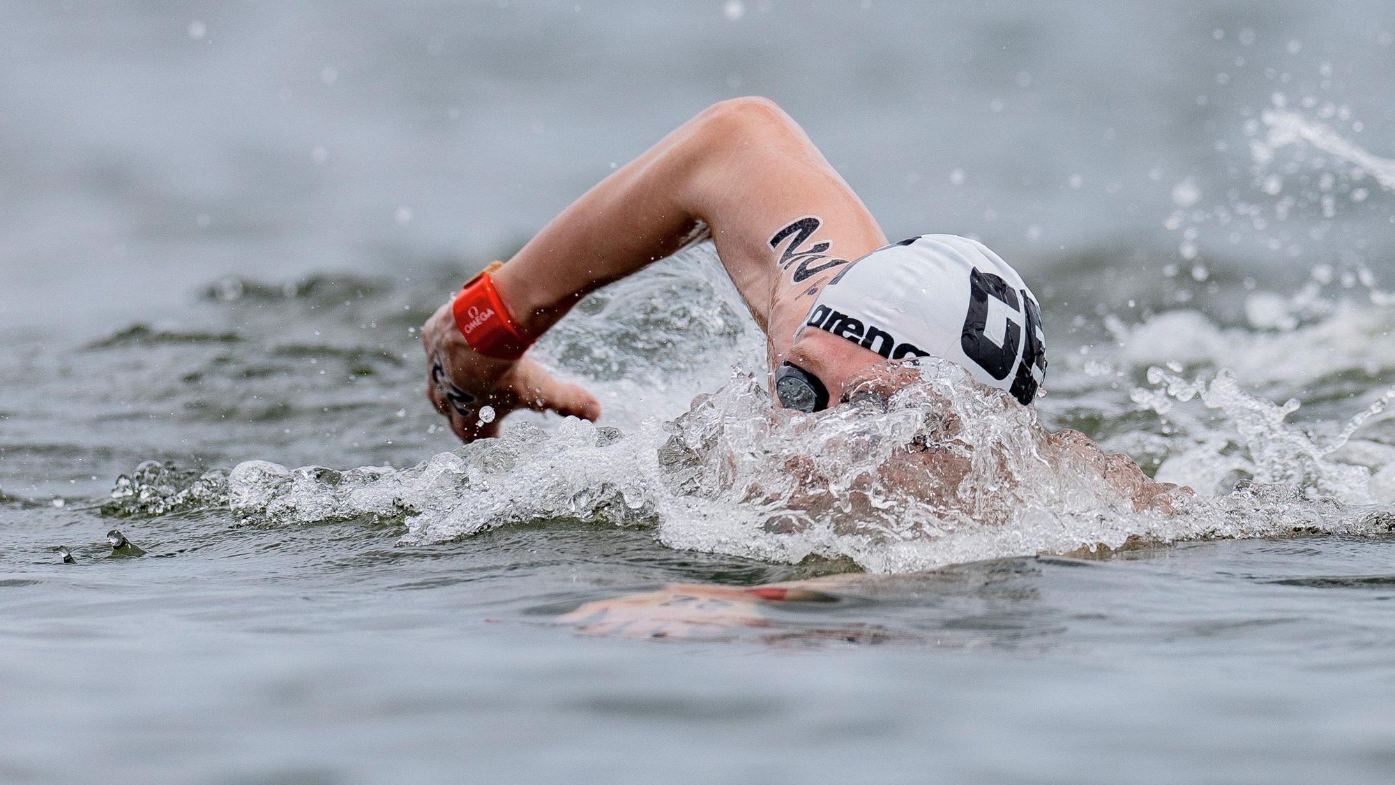 18.07.2023, Japan, Fukuoka: Schwimmen: Weltmeisterschaft; Fukuoka 2023, Freiwasser: Florian Wellbrock im Wasser. Foto: Jo Kleindl/DSV/dpa +++ dpa-Bildfunk +++