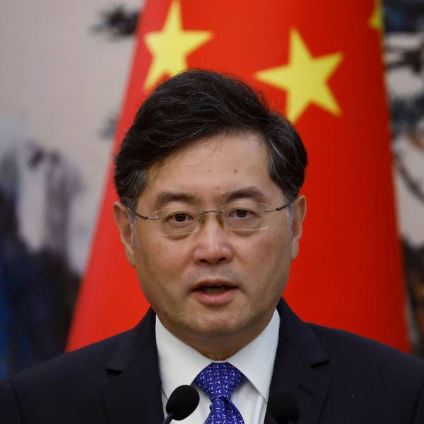 Eine ungewöhnlich lange Abwesenheit von öffentlichen Auftritten hat Spekulationen über den chinesischen Außenminister Qin Gang ausgelöst. Der 57-Jährige, der sein Amt erst im März angetreten hatte, war zuletzt bei Terminen am 25. Juni öffentlich in Erscheinung getreten.
