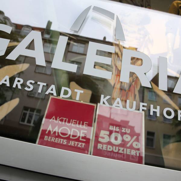 10.06.2020
Köln:
Wirtschaftliche Probleme bei Galeria Karstadt Kaufhof GmbH
Galeria Kaufhof in Nippes auf der Neusser Str.242
Foto: Martina Goyert