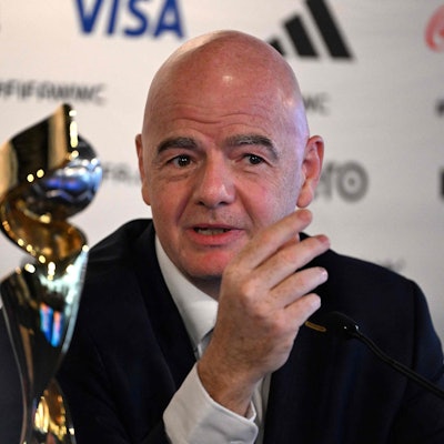 FIFA-Präsident Gianni Infantino bei der Pressekonferenz in Neuseeland.