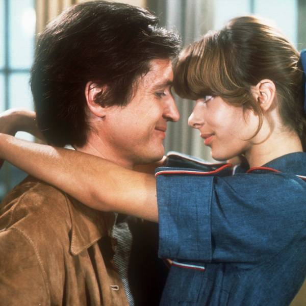Christian Quadflieg und Nastassja Kinski umarmen sich.