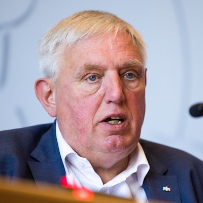 ARCHIV - 31.05.2023, Nordrhein-Westfalen, Düsseldorf: Karl-Josef Laumann (CDU), Gesundheitsminister von Nordrhein-Westfalen, spricht bei einer Pressekonferenz. In der Diskussion über eine Siesta auch in Deutschland hat Laumann die Verantwortung der Arbeitgeber unterstrichen. (zu dpa «Laumann zur Siesta: Arbeitgeber müssen Arbeitsschutz sicherstellen») Foto: Rolf Vennenbernd/dpa +++ dpa-Bildfunk +++