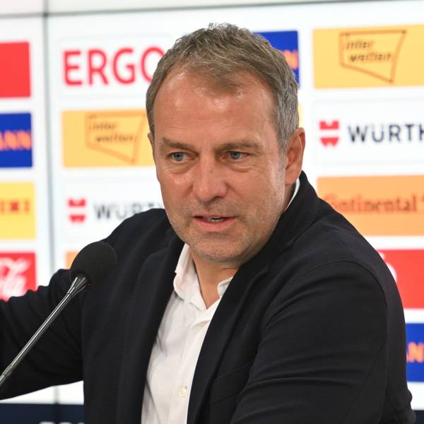 Deutschlands Bundestrainer Hansi Flick spricht auf der Pressekonferenz nach dem Spiel.