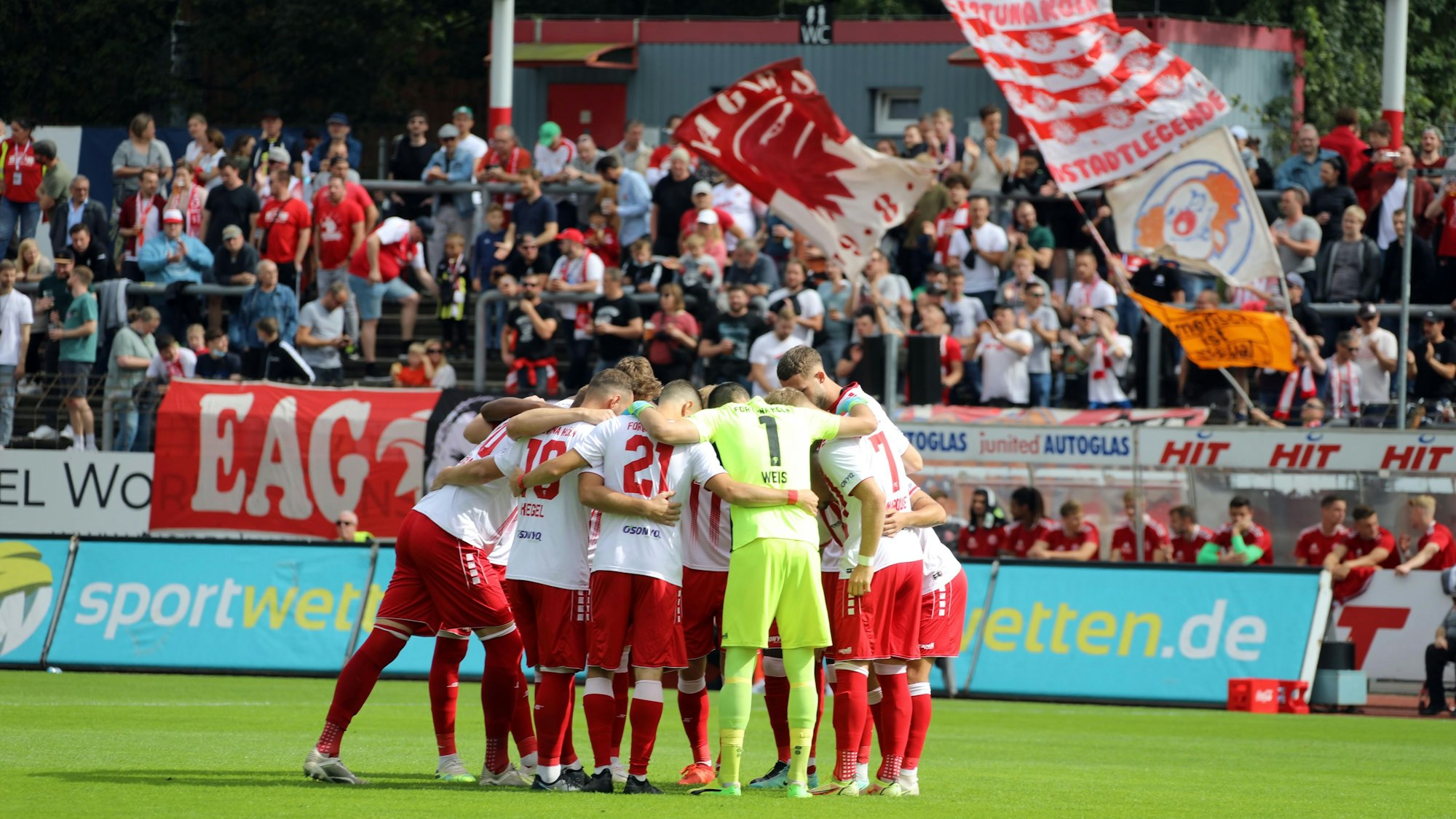 Fortuna Köln - Fortuna Düsseldorf II
Fussball Regionalliga West Saison 2021 2022
Südstadion Köln Deutschland
19.09.2021
Mannschaftskreis
Copyright
Eduard Bopp Sportfotografie
mail@fotobopp.de