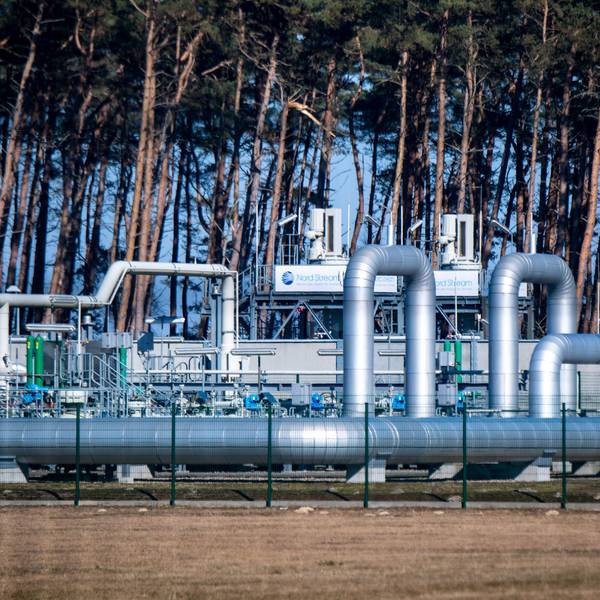 Mecklenburg-Vorpommern, Lubmin: Blick auf Rohrsysteme und Absperrvorrichtungen in der Gasempfangsstation der Ostseepipeline Nord Stream 1 und der Übernahmestation der Ferngasleitung OPAL (Ostsee-Pipeline-Anbindungsleitung).
